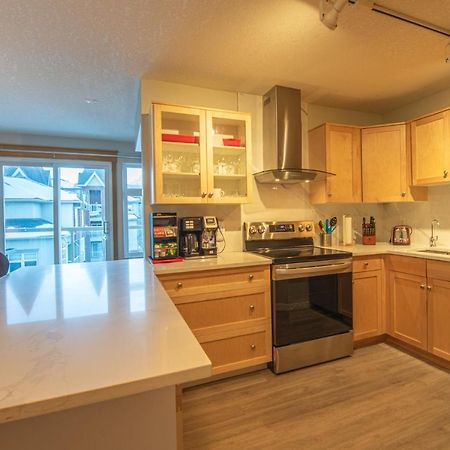 Mountain View 2 Bedroom Condo - Wt Top Floor-401 Canmore Exterior foto